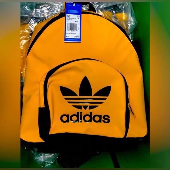 Adicolor Archive Backpack Unisex*NEW/GOLD - Picture 1 of 5